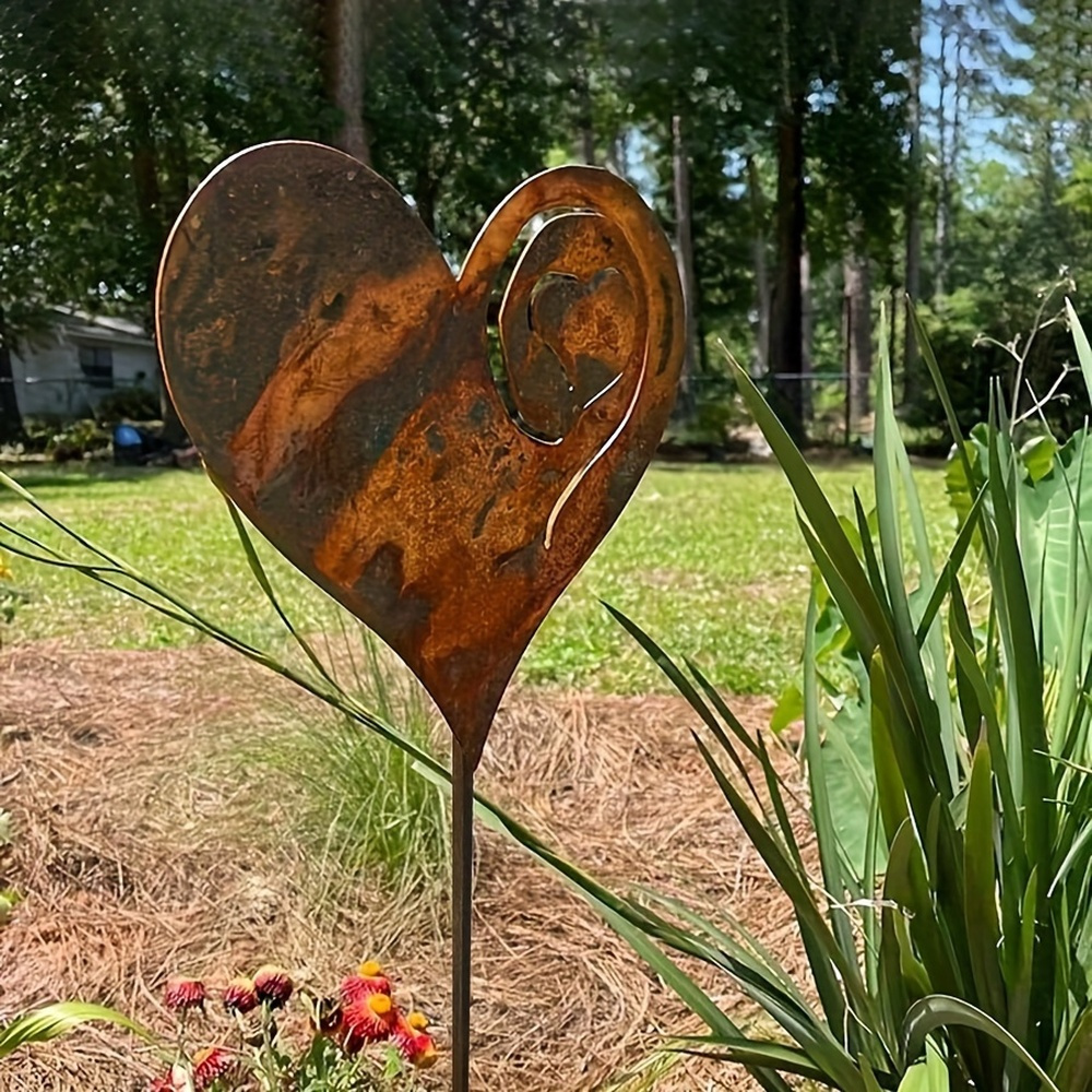 

1pc Rustic Metal Rusty Heart Garden Stake, Iron Yard Art, Outdoor Patio Lawn And Backyard Porch Ornament, Country Style Decor