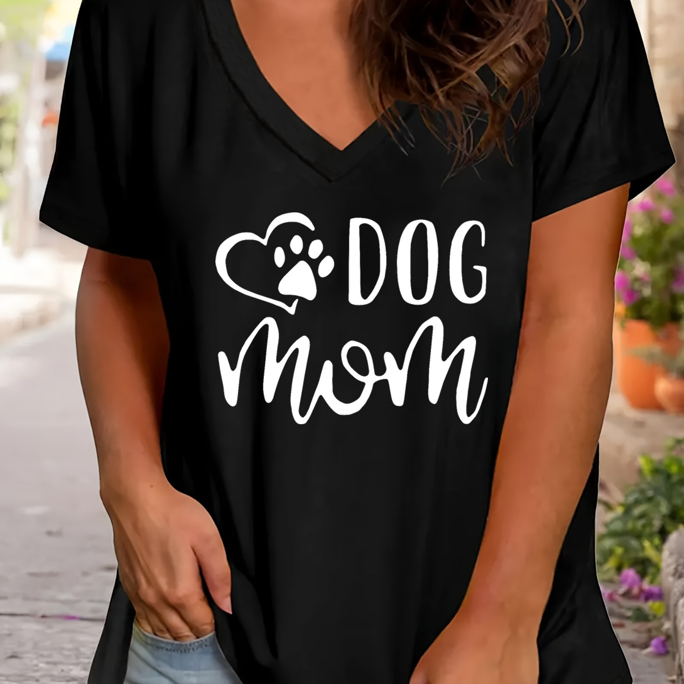 

Plus Size Dog Mom Print T-shirt, Short Sleeve V Neck Casual Top For Summer & Spring, Women's Plus Size Clothing