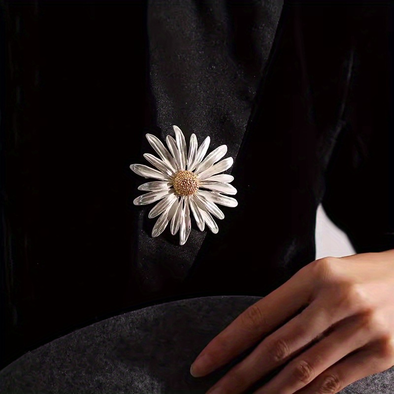 

Elegant Daisy Brooch Pin, Women's High-end Unique Fashion Accessory, Large Atmospheric Corsage, New Suit Lapel Pin For Parties And Formal Wear