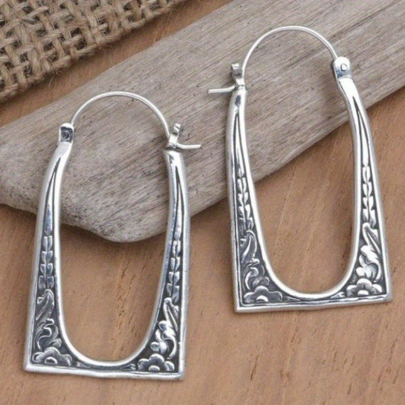 

Vintage Metal Carved Floral Hoop Earrings For Women, Minimalist Bohemian Style Oval Shape Silver Plated Hoop Earrings