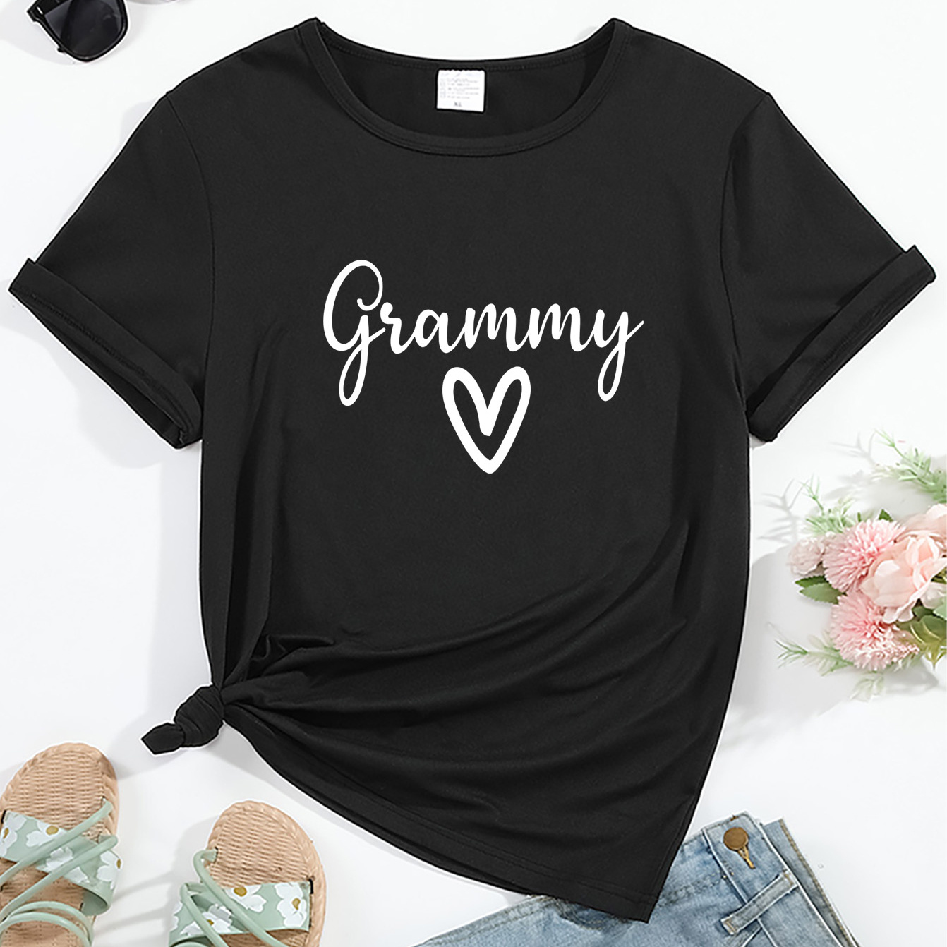 

Women's Casual Round Neck Short Sleeve T-shirt With Geometric "grammy" Heart Design, Comfortable, Fashionable Top For Daily Wear