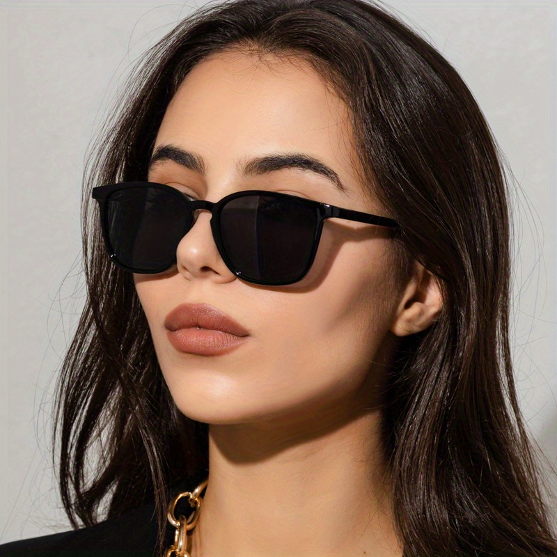 New Minimalist Retro Glasses for Men And Women, Trendy European And American Style, Popular Among Influencers, Perfect for Celebrity Street Photography