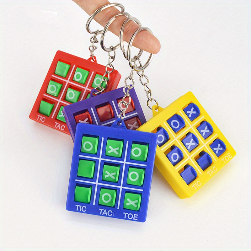 

4pcs Random Tic Tac Toe Keychain Durable Plastic Key Holder For Mini Backpack Clip Birthday Valentine's Day Party Assorted Colors