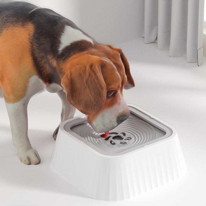 

Large Capacity Pet Floating Water Bowl - Anti-spill & Splash-free, Neck-protecting Design For Dogs & Cats, Plastic, Portable For Car Travel, No Battery Required