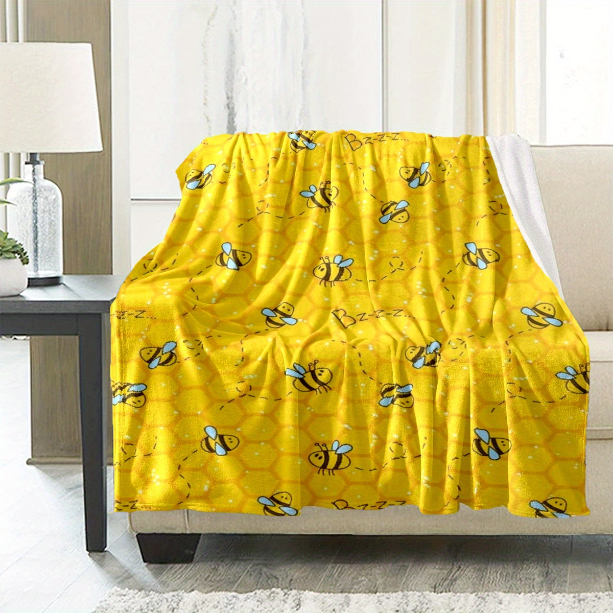 

Cozy Bee-themed Throw Blanket - Soft, Warm & Versatile For Couch, Bed, Office Chair, Travel & Camping