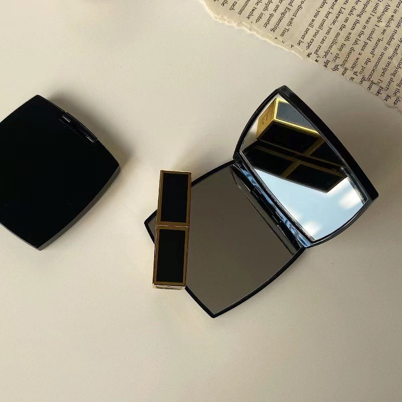 

Elegant Black & Golden Portable Folding Makeup Mirror - Double-sided, Compact Travel Vanity Mirror With Magnifying , Battery-free, Formaldehyde-free, Polished Glass Surface For Touch-ups