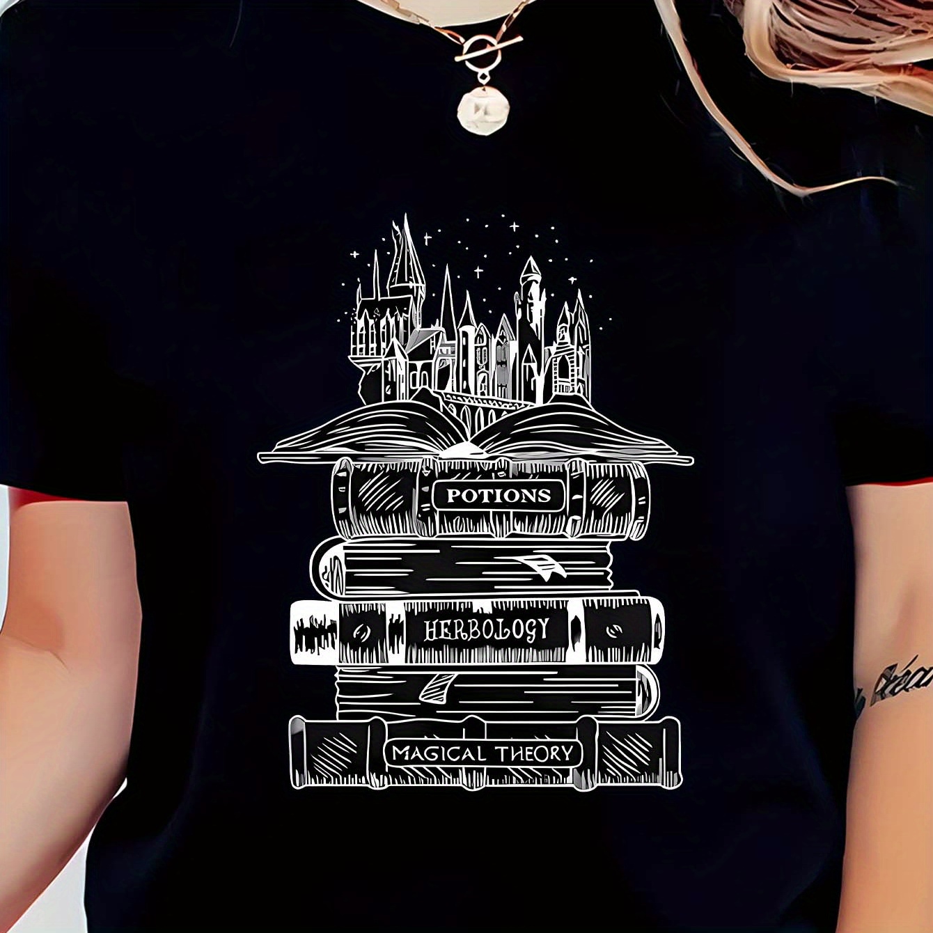 

Castle & Book Print Casual T-shirt, Round Neck Short Sleeves Sports Tee, Women's Comfy Tops