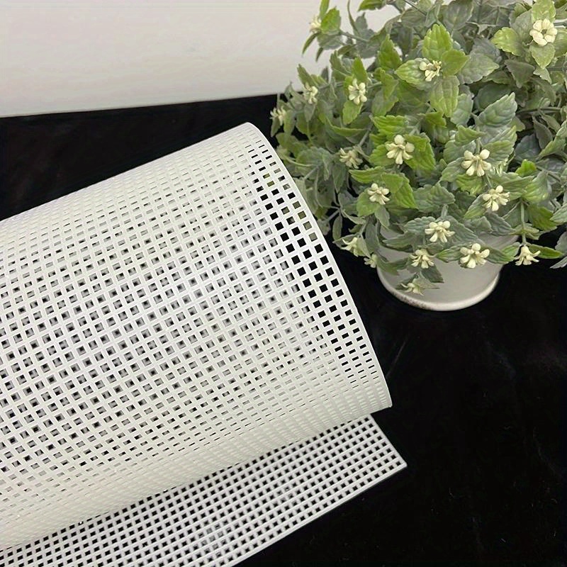 

Diy Latch Hook Craft Kit - Durable Plastic Mesh Cloth Bag, 13x20 Inches, Thread Hook Accessory For Handcrafts And Rug Making