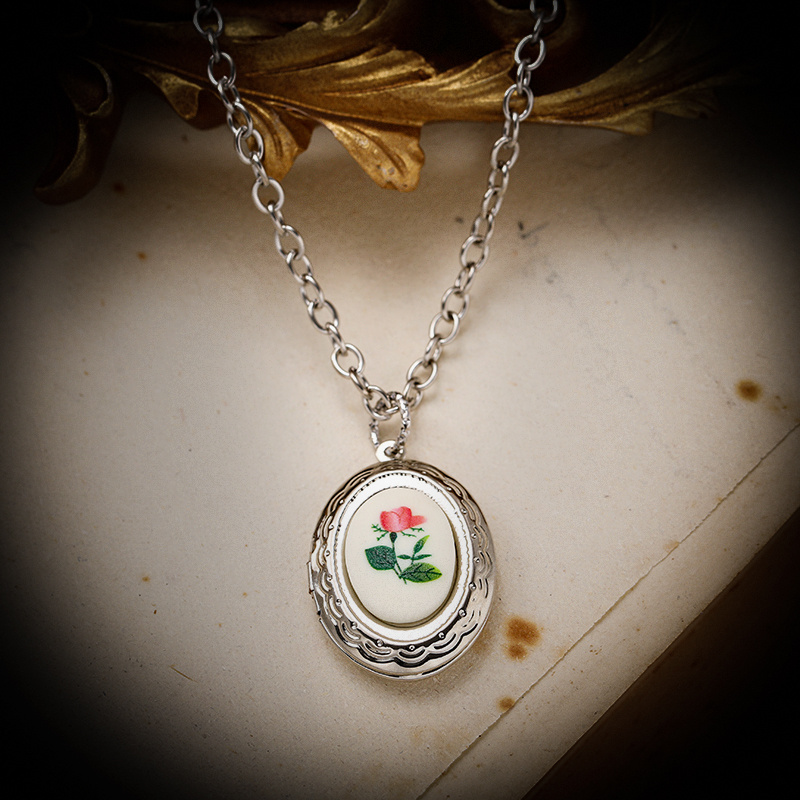 Vintage Rose Patterned Pendant Necklace, Elegant Gift for Women