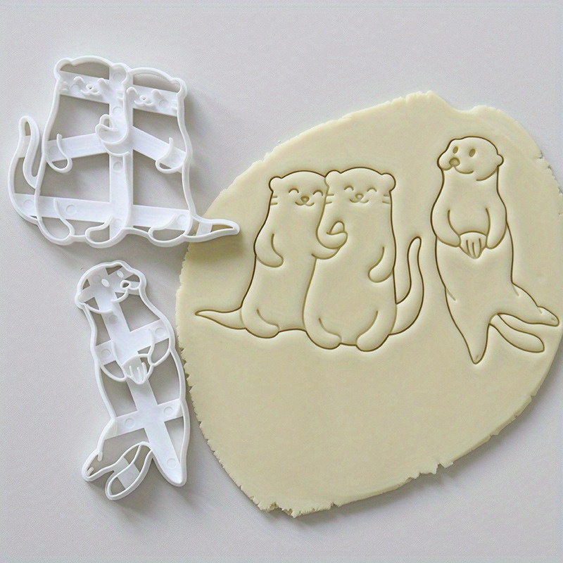 

2-piece Set Cartoon Otter Cookie Cutters - Plastic Embossing Stamps For Diy Baking, Perfect For Holiday Parties & Kitchen Decor