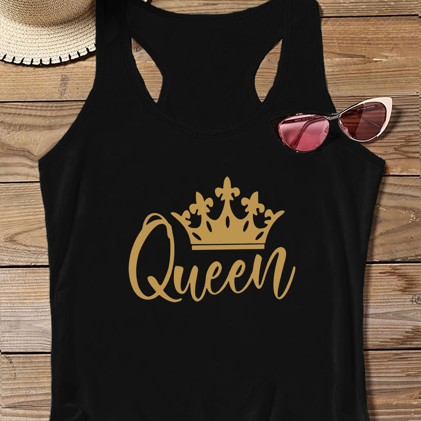 

Plus Size Queen & Crown Print Tank Top, Casual Sleeveless Crew Neck Top For Summer & Spring, Women's Plus Size Clothing