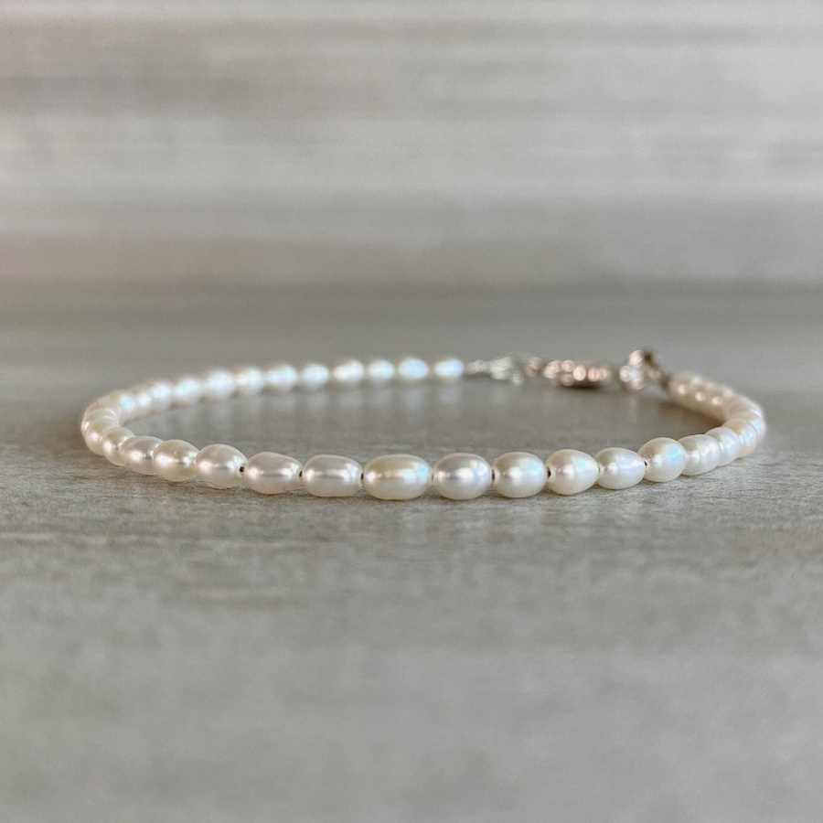 

Bracelet White Freshwater Pearl Jewelry Golden Or Sterling Silver Clasp Delicate Dainty Jewelry