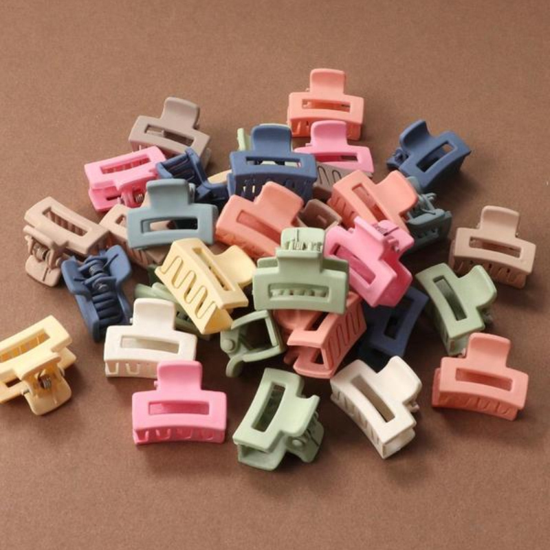 

5-piece Matte Solid Color Hair Claw Clips - Hollow Out Design, Trendy Candy Colors For Women & Girls, Durable Plastic