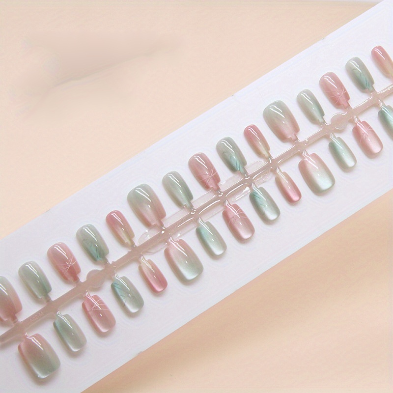 

30-piece Ballet Short T Pre-designed Fake Nails - Ice Transparent Cat Eye Wearable Nail Stickers Delicate Press-on False Nails Set