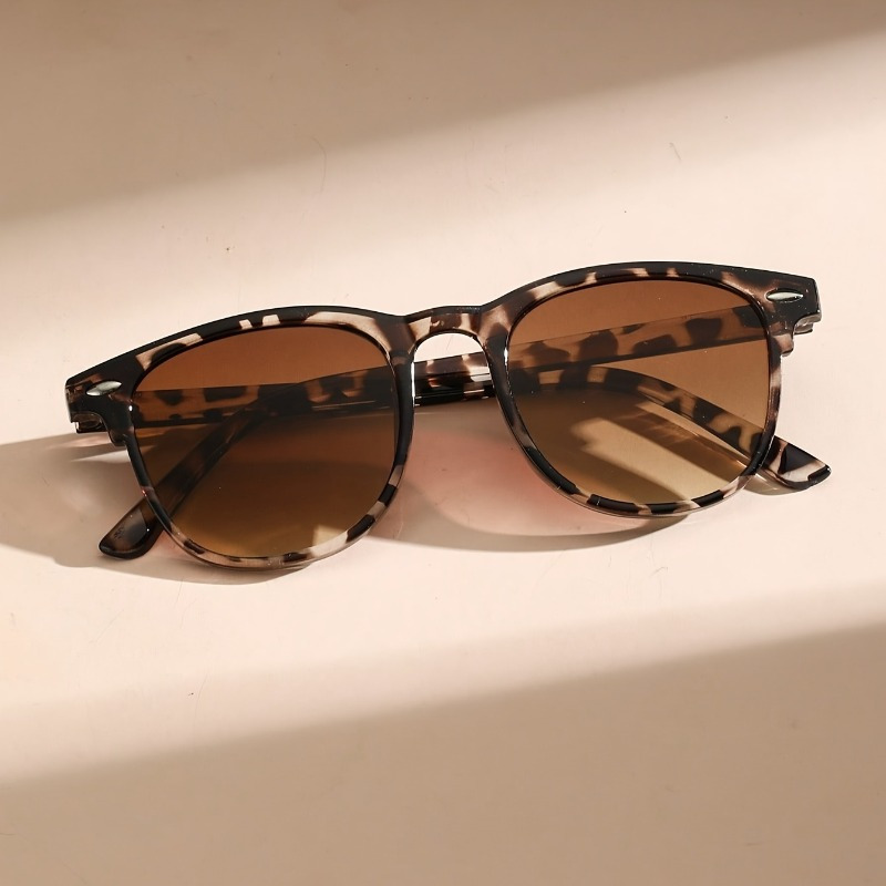 

Retro Square Fashion Glasses For Women Men Casual Gradient Tortoiseshell Sun Shades For Vacation Beach Travel Fashion Glasses