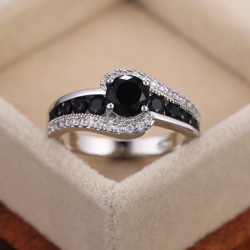 

Special-interest Black Stone Women Wedding Ring Dazzling Crystal Zircon Delicate Gift Top Quality Female Classic Jewelry