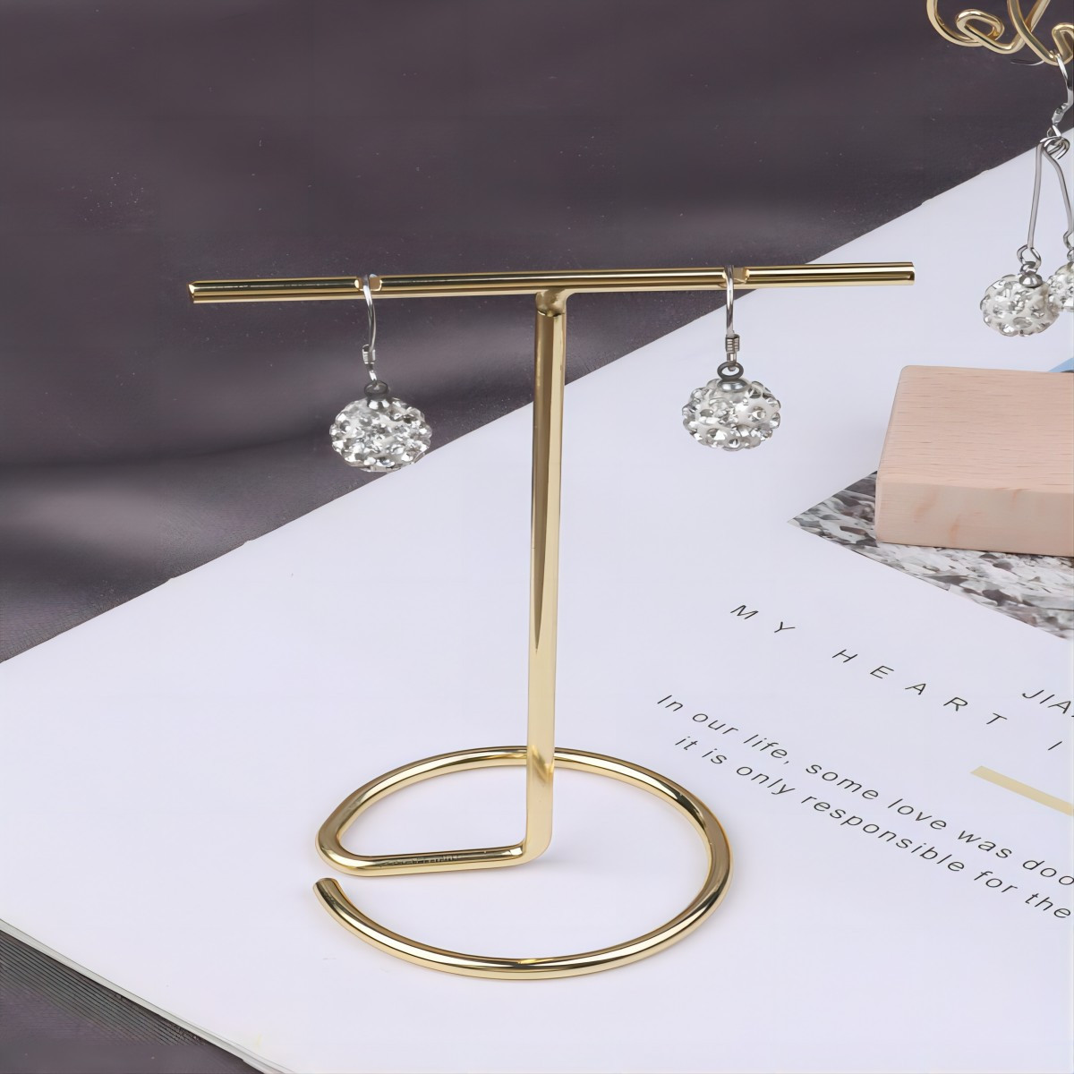 

Iron Jewelry Display Stand For Earrings, Metal Showcase Holder For Jewelry Packaging And Presentation (1 Piece)