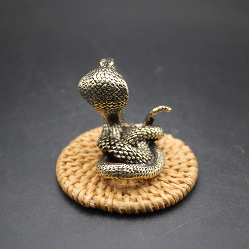 金属製コブラと蛇の彫刻 金属製コブラと蛇の彫刻