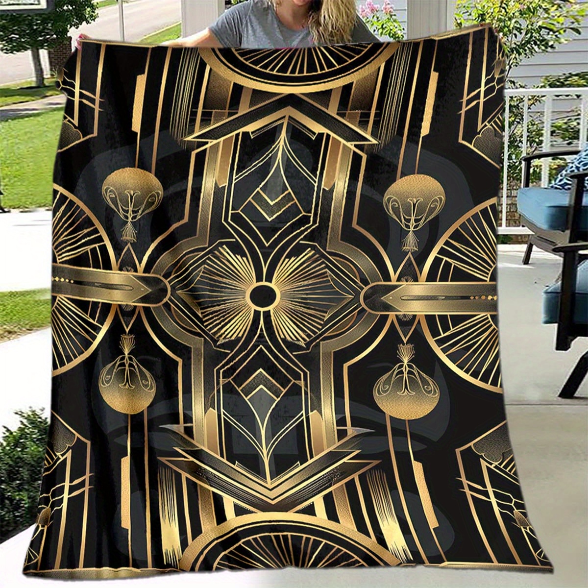 

Luxury Gold And Black Flannel Throw Blanket - Soft Polyester Fabric, 100% Polyester Composition, Large Size Couch Chair Cover For Living Room Bedroom Bed Sofa Picnic Decor Napping Car Use