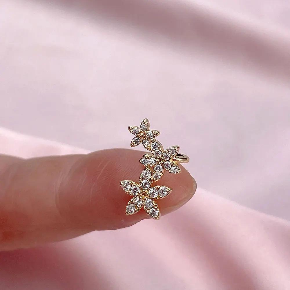 TEMU 1 pezzo di orecchini a clip coreani, nuovi, dolci, carini, con fiori di , moda donna, zirconia , orecchini a clip, confezione orecchie, gioielli