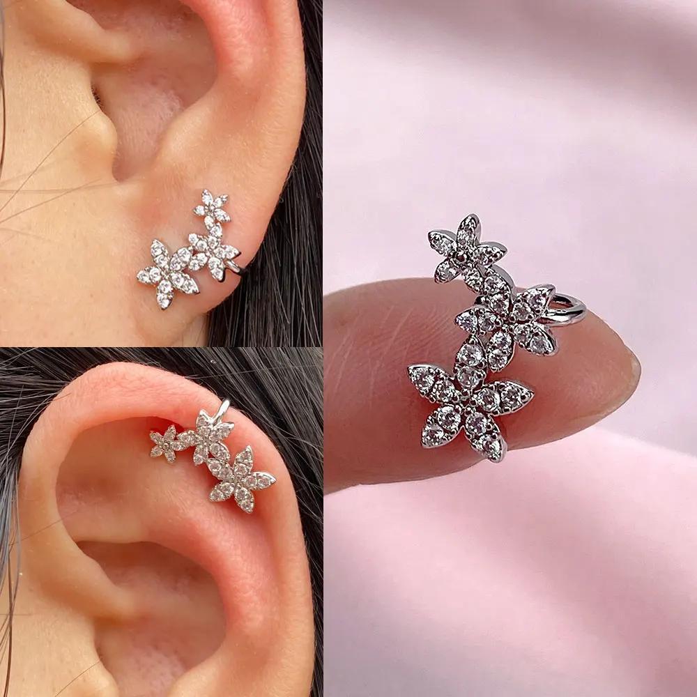 A Stylish And Shiny Zirconia Ear Clip Ear Bag For Women, A New Korean Sweet And Cute Crystal Flower Clip-on Earrings, Perfect For Parties And Jewelry Gifts.