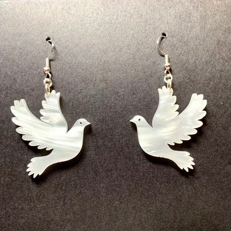 

1pair Fashion And Cute Dove Pendant Earrings, Versatile Accessories For Birthdays, Anniversaries, And Graduation Christmas Gifts