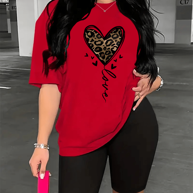 

Plus Size Heart Print T-shirt, Crew Neck Short Sleeve Top & Skinny Shorts Outfits, Women's Plus Size Clothing