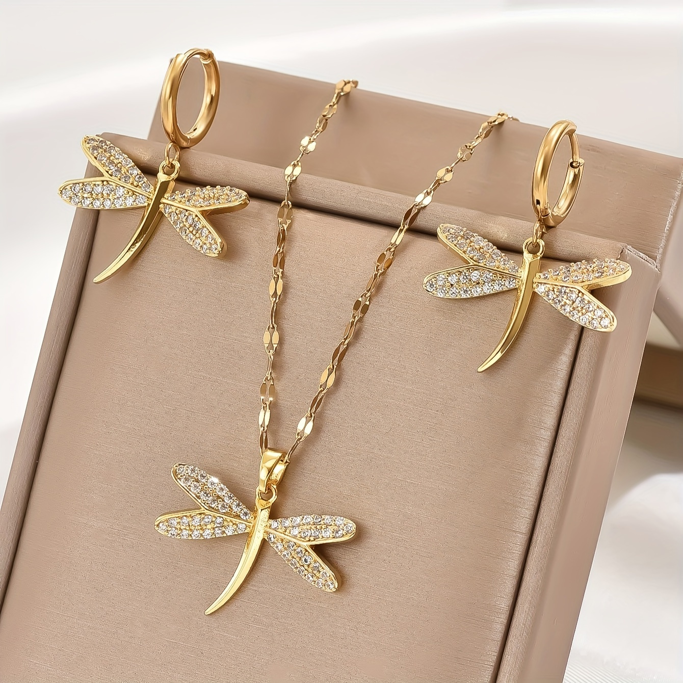 

3-piece Set, Golden Stainless Steel Dragonfly Pendant Necklace & Earrings, Encrusted With Shiny Rhinestone, Simple Yet Luxurious, Trendy Accessory For Men And Women, Suitable For Casual And Party Wear