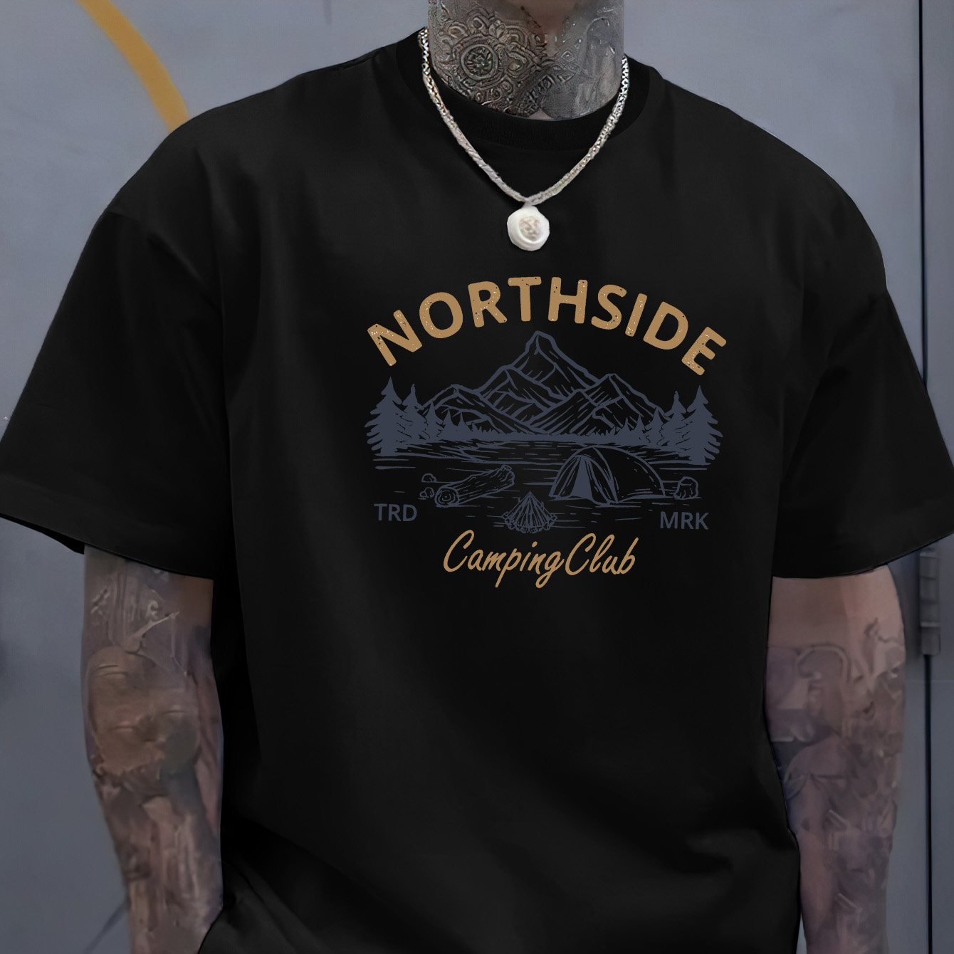 

North Side Letters And Mountain Pattern Print Men's Crew Neck Short Sleeve T-shirt, Summer Trendy Casual Breathable Top For Outdoor Fitness & Daily Commute