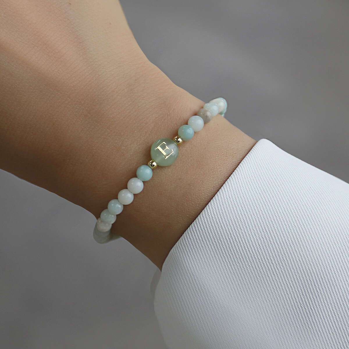 

Elegant Classic Style, Natural Green Stone Initial Beaded Bracelet For Women, Classic & Simple Style, Fashionable Accessory With Golden Letter Charm
