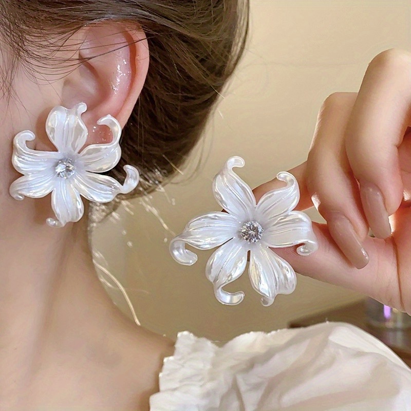 

White Floral Statement Earrings, Elegant Unique Studs, Inlay With Bling Rhinestones Exaggerated Summer Ear Accessories For Women, Retro & Vacation Style, Luxurious Feel