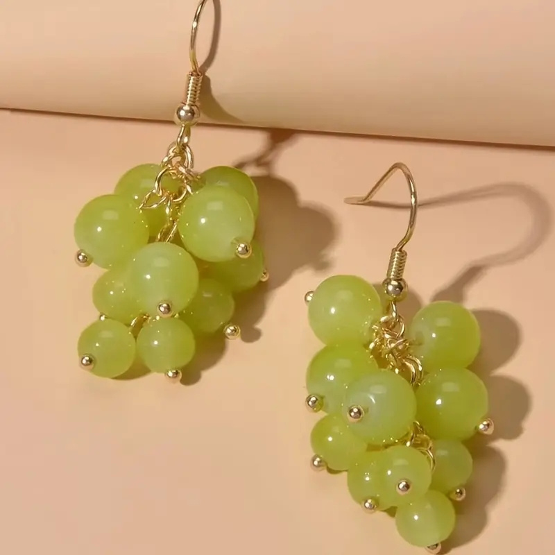 

1 Paire de Boucles d'Oreilles Grappes de Raisin Inspirées Y2K – Design Fruit Vert en Plastique Amusant et Élégant avec Crochets Dorés, pour Tenue Décontractée ou , Boucles d'Oreilles Originales