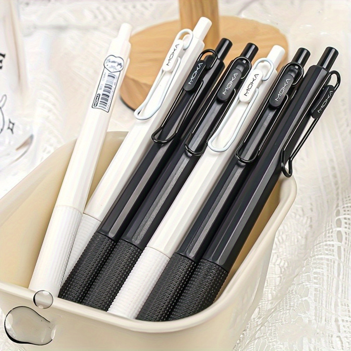 

Ergonomic 6-piece Retractable Gel Pens, Quick-dry Black Ink, 0.5mm Medium Point - Perfect For Office & Exams