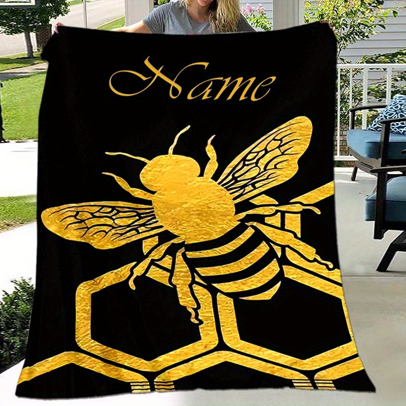 

1pc Custom Your Name Blanket, Multi Purpose Personalized Bee Pattern Gift Blanket For Family, Soft Warm Nap Blanket For Outdoor Travel Leisure Camping