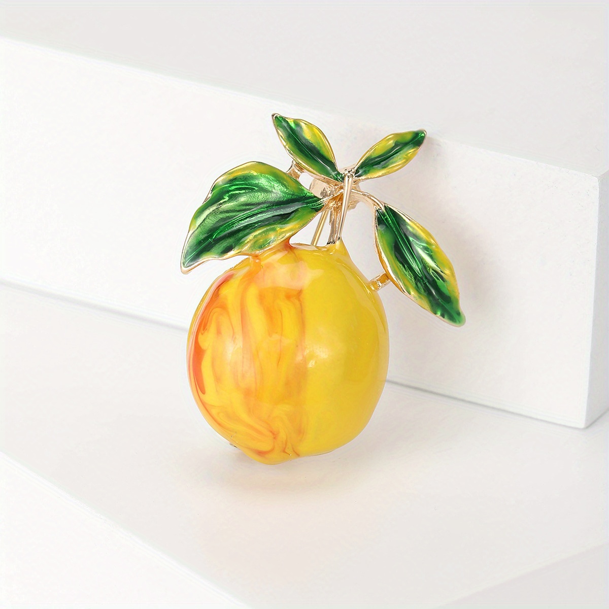 E-shop Damen Novelty Frische Zitrone Brosche Frucht Serie Anzugmantel Corsage Einfacher Vielseitiger Anstecker Accessoires