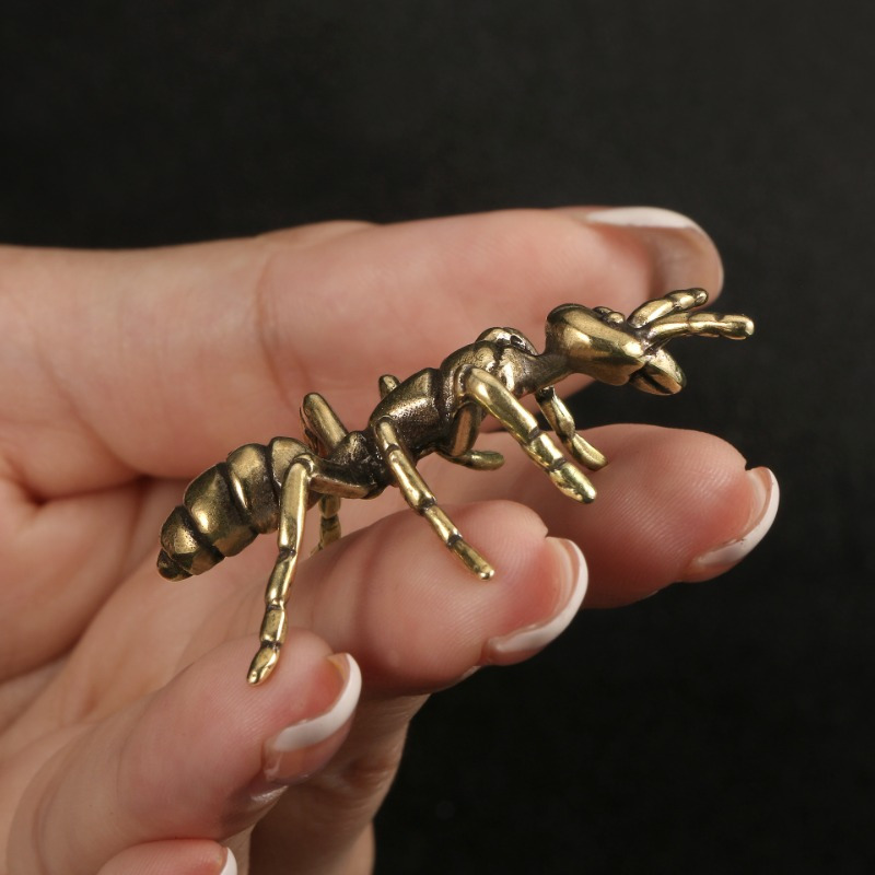 

Handcrafted Brass Ant Figurine Collectible - Vintage Style Decorative Tea Pet Desk Ornament, Electricity-free Desk Accessory