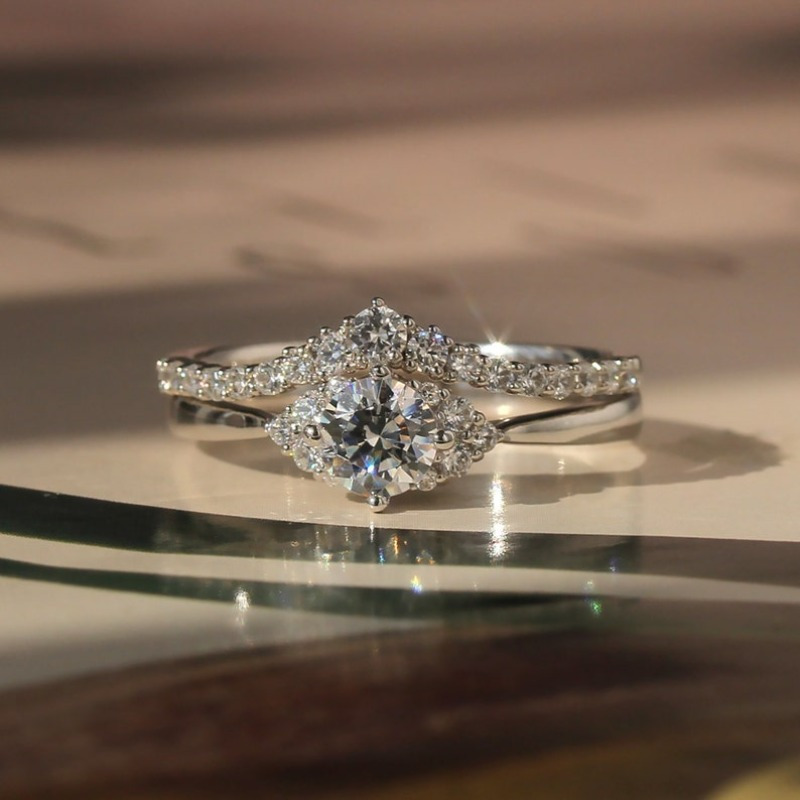 V-Shaped Rhinestone Engagement & Wedding Ring Set