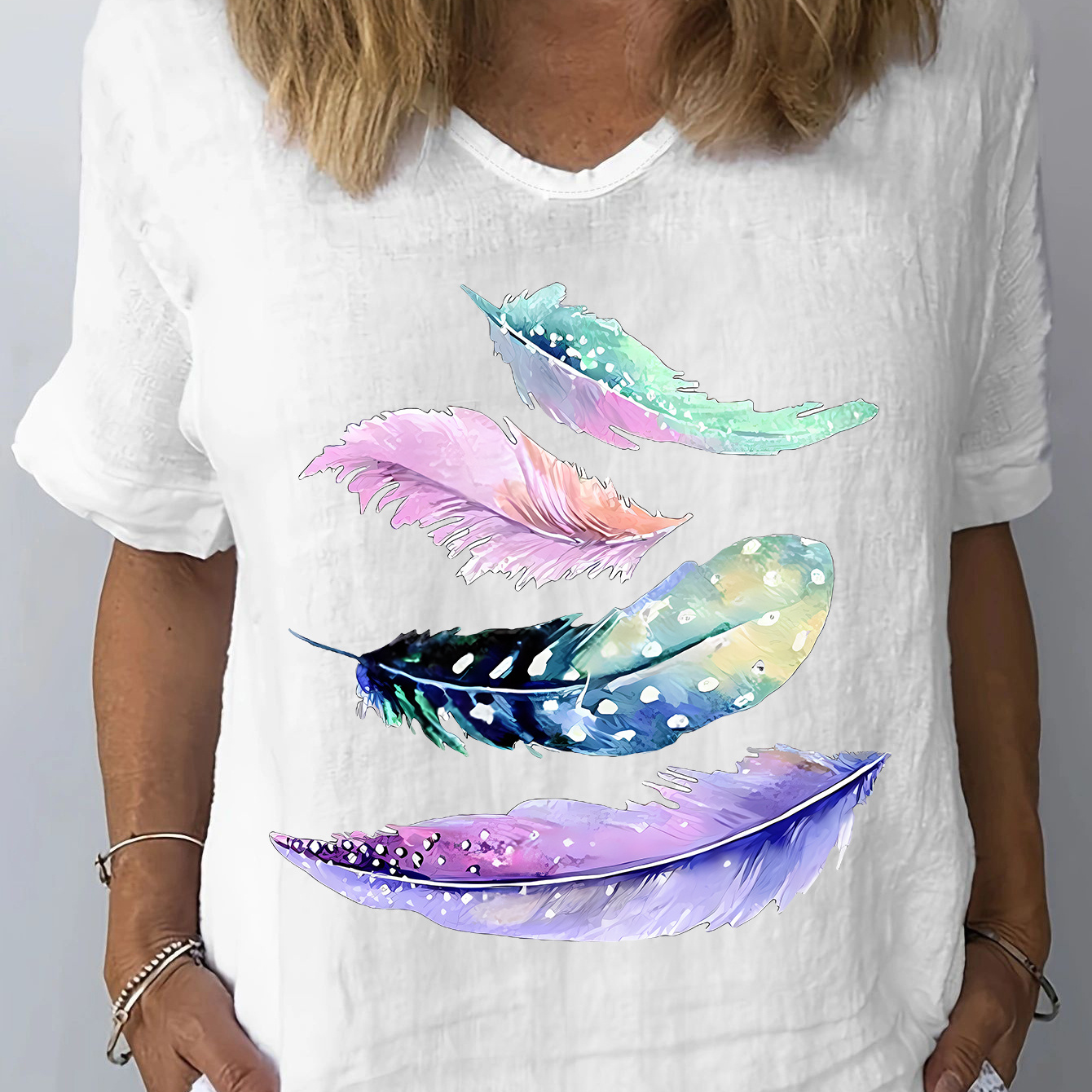

Feather Print V Neck T-shirt, Casual Short Sleeve T-shirt For Spring & Summer, Women's Clothing