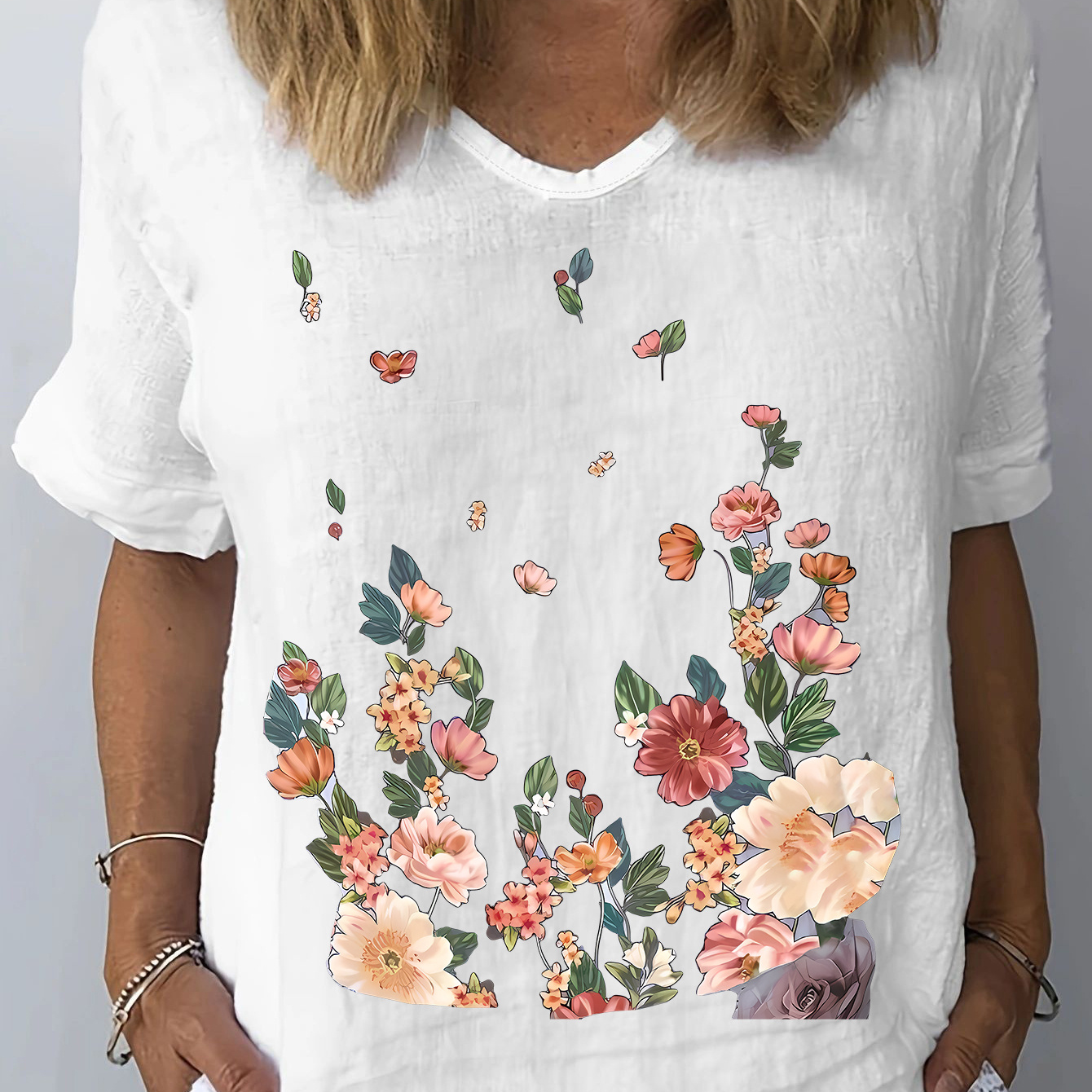 

Flower Clusters Print V Neck T-shirt, Casual Short Sleeve T-shirt For Spring & Summer, Women's Clothing