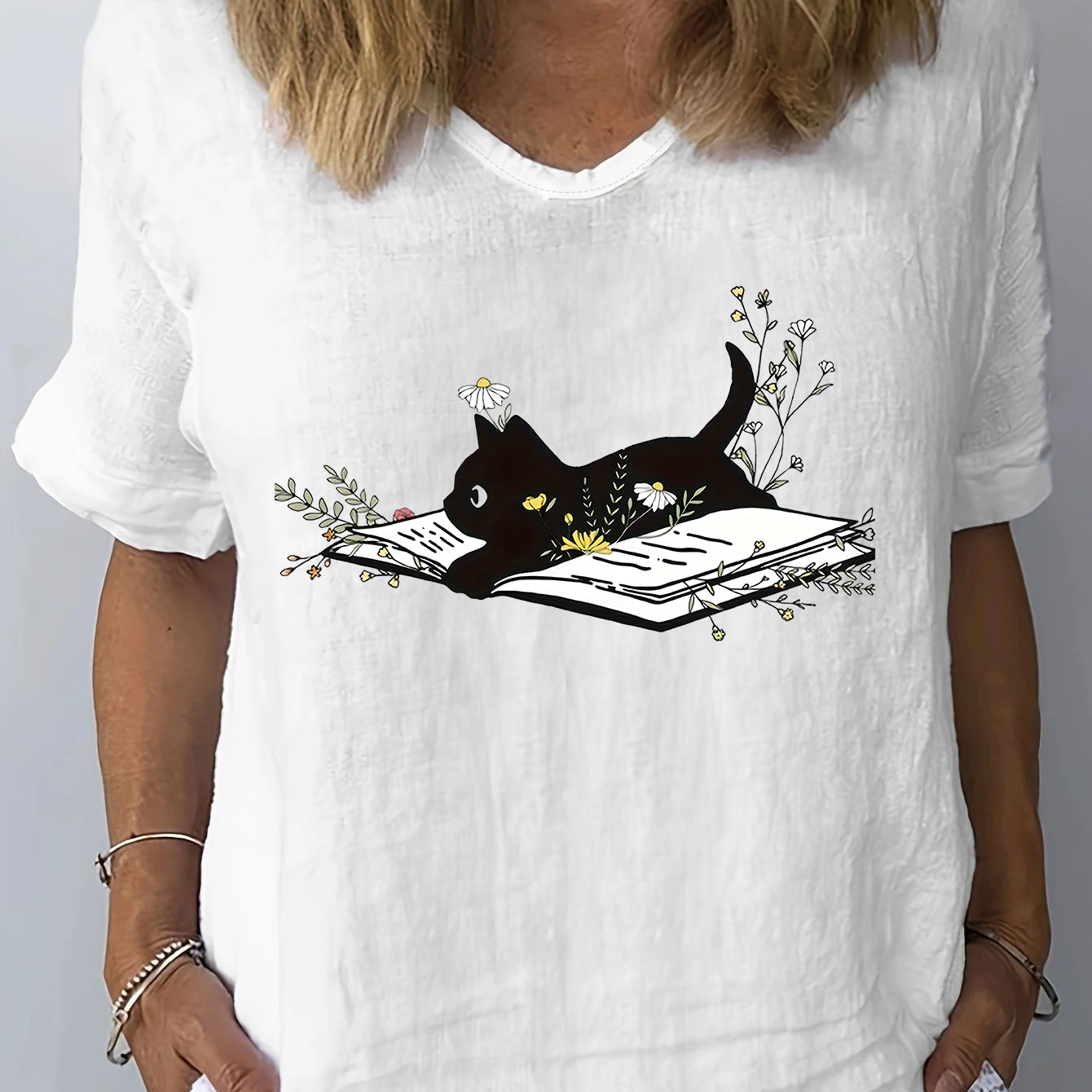 

T-shirt à col en V imprimé chat et livres, T-shirt décontracté à manches courtes pour le printemps et l'été, vêtements pour femmes