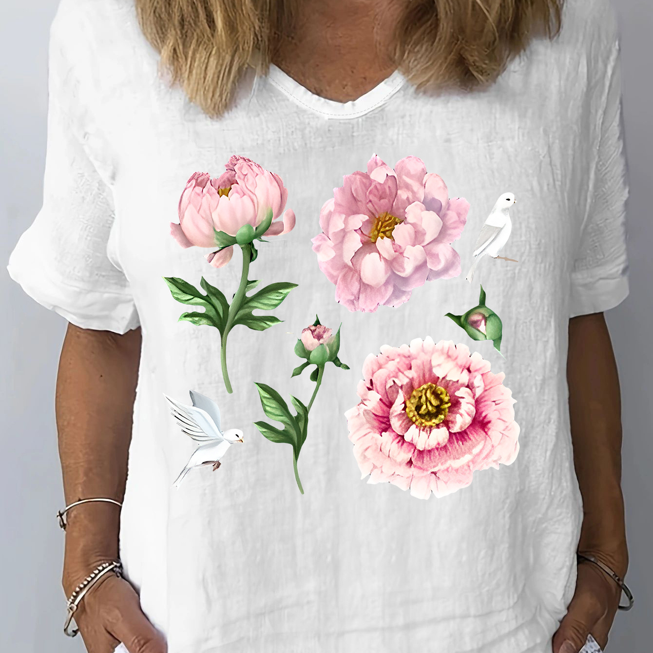 

Floral Print T-shirt, Short Sleeve V Neck Casual Top For Summer & Spring, Women's Clothing