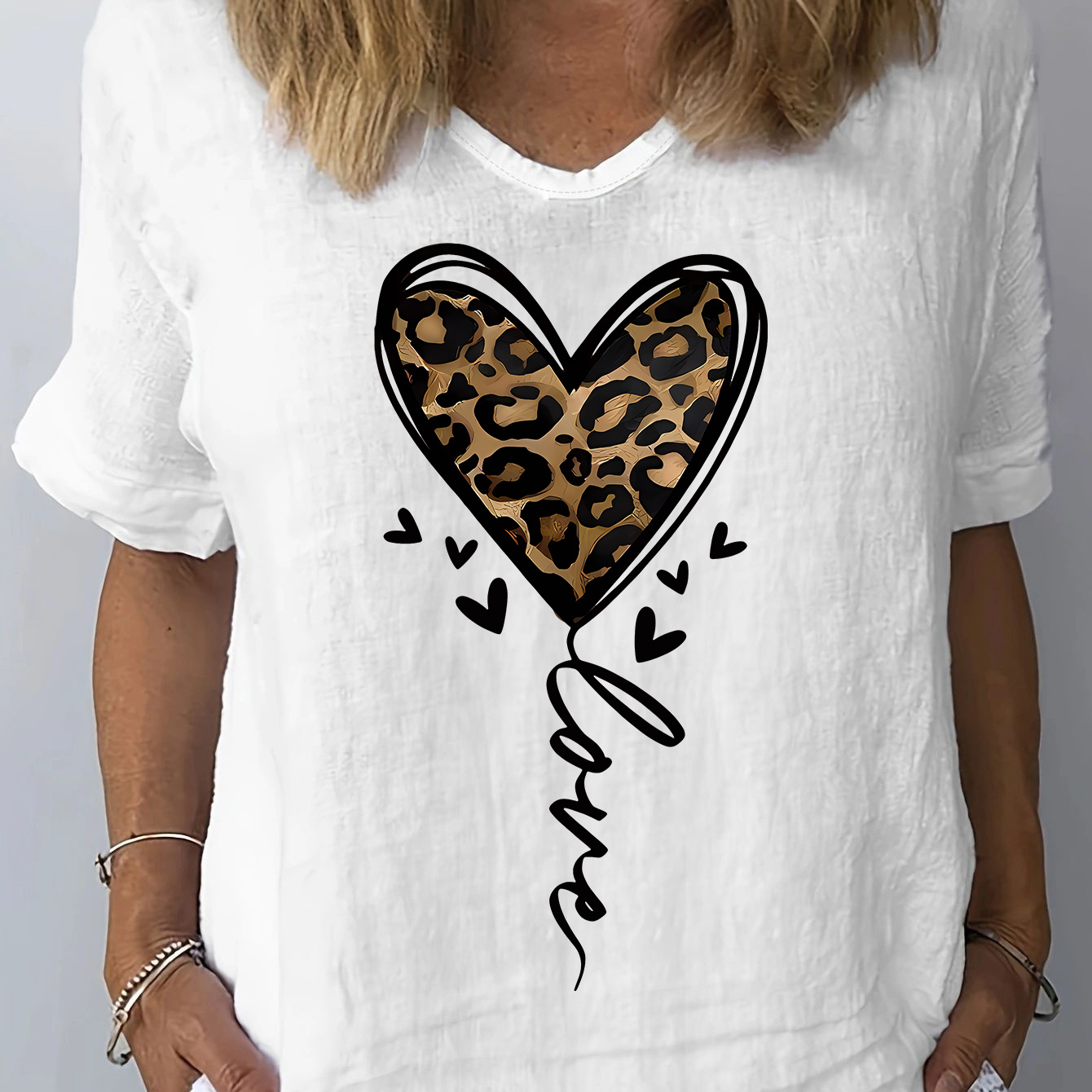 

Heart Print V Neck T-shirt, Casual Short Sleeve T-shirt For Spring & Summer, Women's Clothing