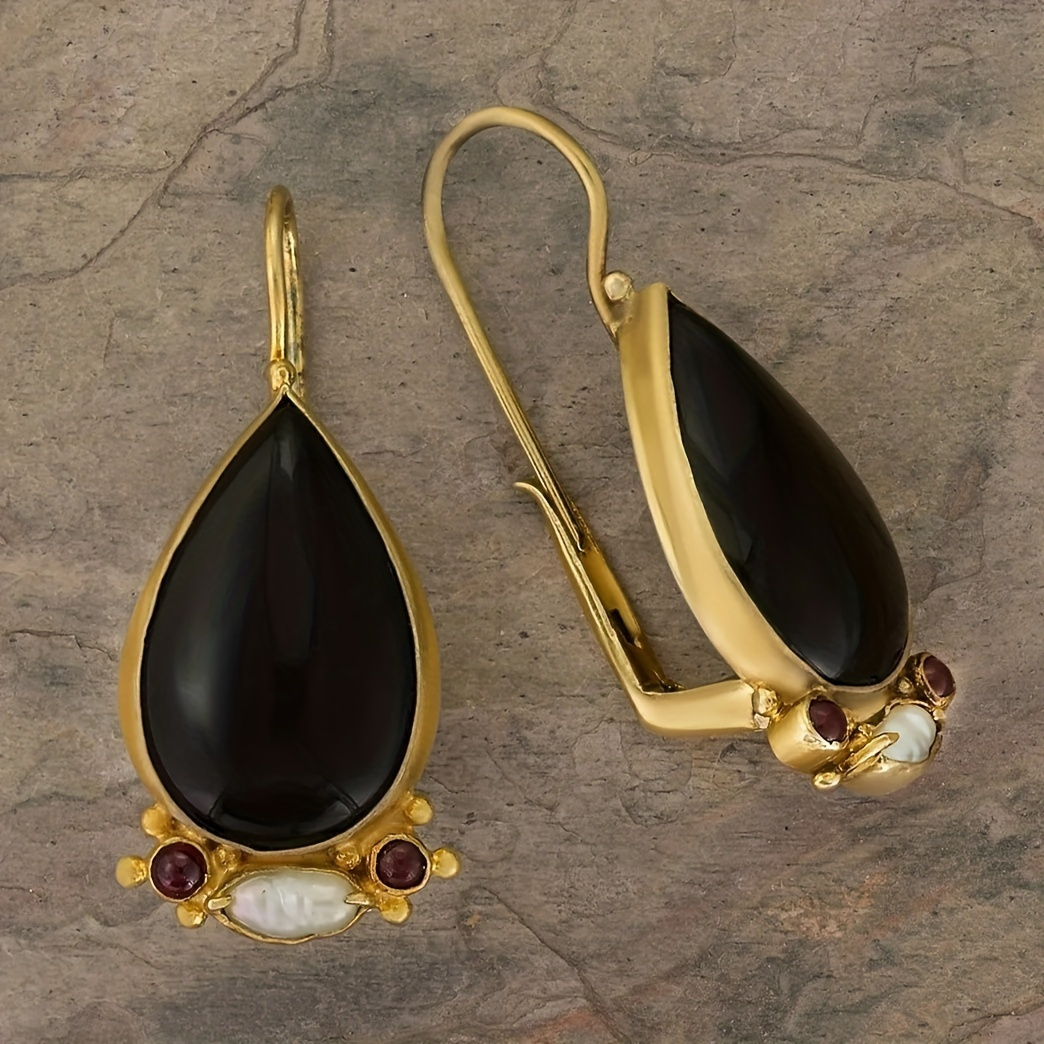 

Elegant Black Teardrop Synthetic Gem Dangle Earrings For Daily Wear