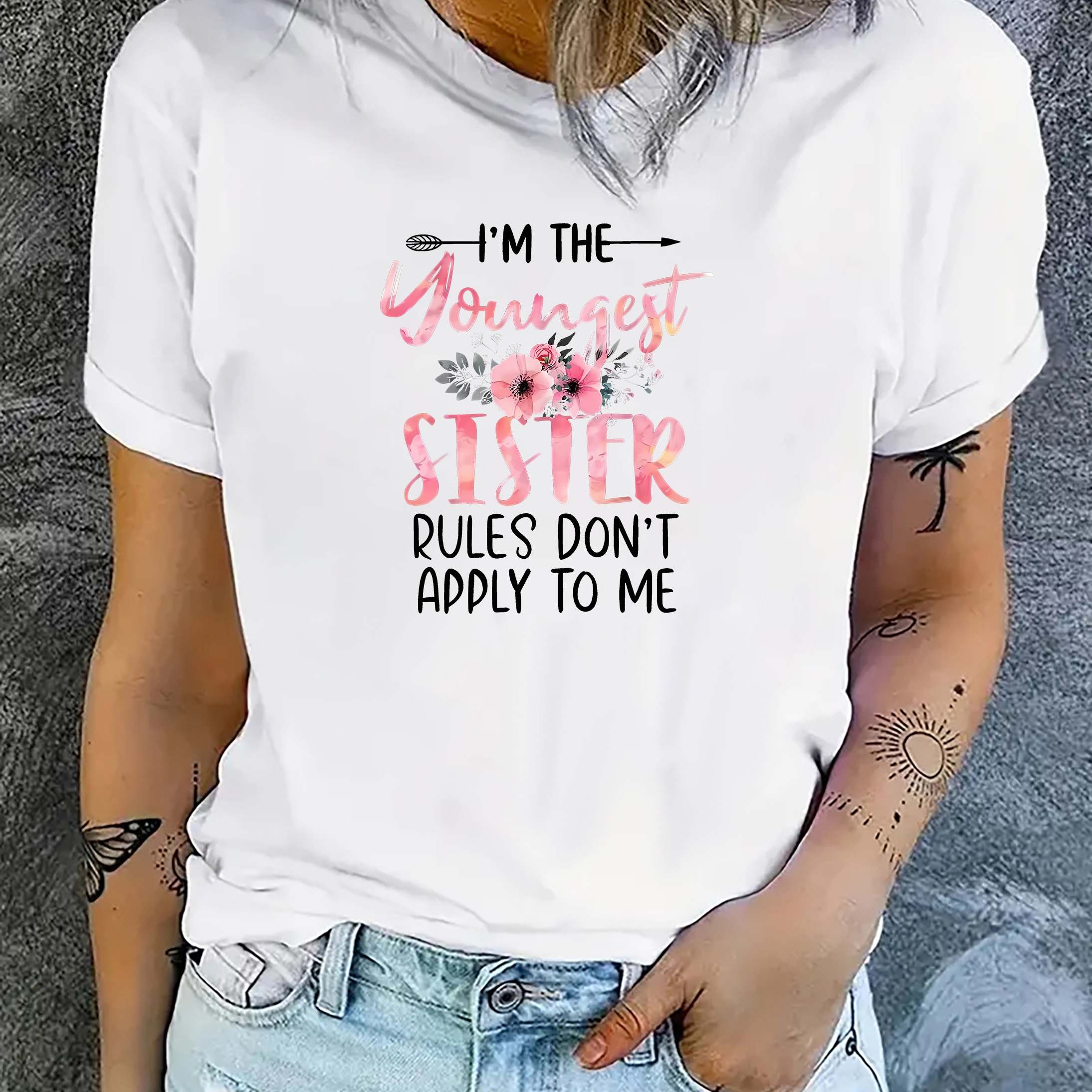 

Women's Casual Round Neck T-shirt With "youngest Sister" Floral Quote, Comfy Sporty Tee For Everyday Wear