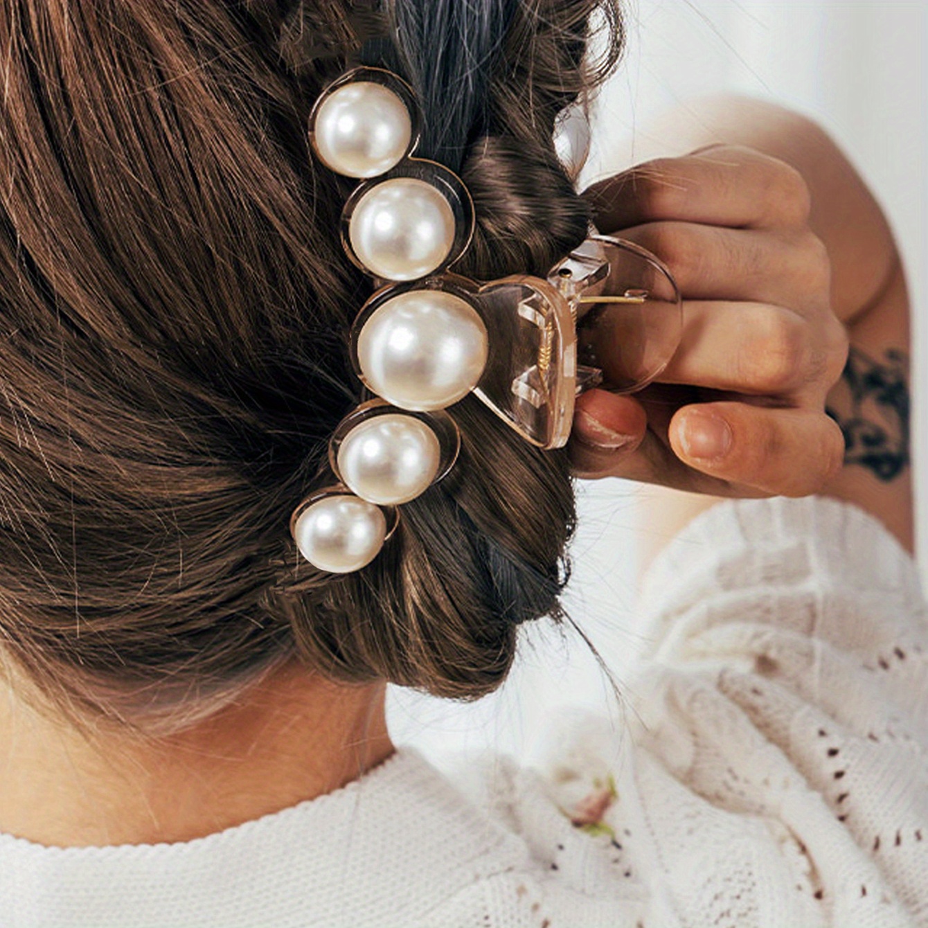 Image of Elegant Single Large Pearl Hair Claw - Vintage-inspired Acrylic Shark Clip With Chic Beaded Design, Perfect For Stylish Updos