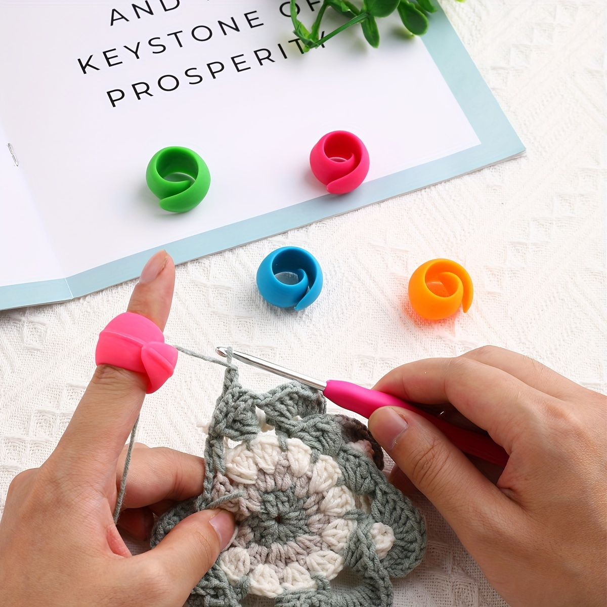 

5pcs Ergonomic Yarn Guide Finger Rings - Adjustable Multicolor Crochet Accessories For Reduced Fatigue