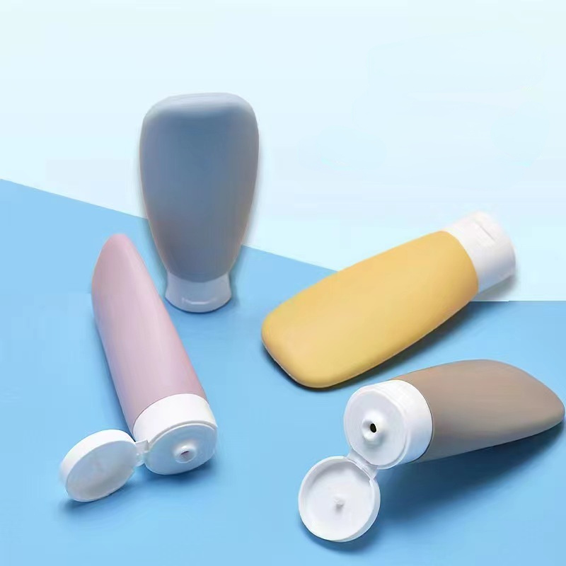 

Travel-ready Leak-proof Cosmetic Bottles: 4-piece Set With Storage Bag, Refillable And Squeezable For 5 To 10 Day Trips