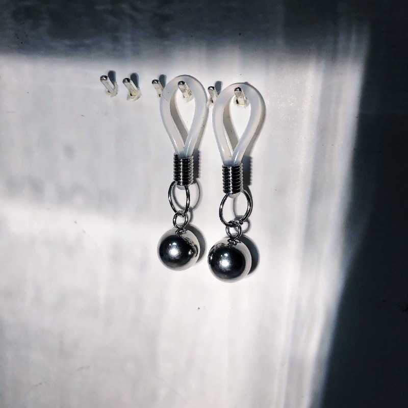 [Weighted Nipple Nooses] Non-Piercing Nipple Dangles, Weighted Ball Nipple Nooses for Men - Fake Piercings for Nipples Under 10mm Wide