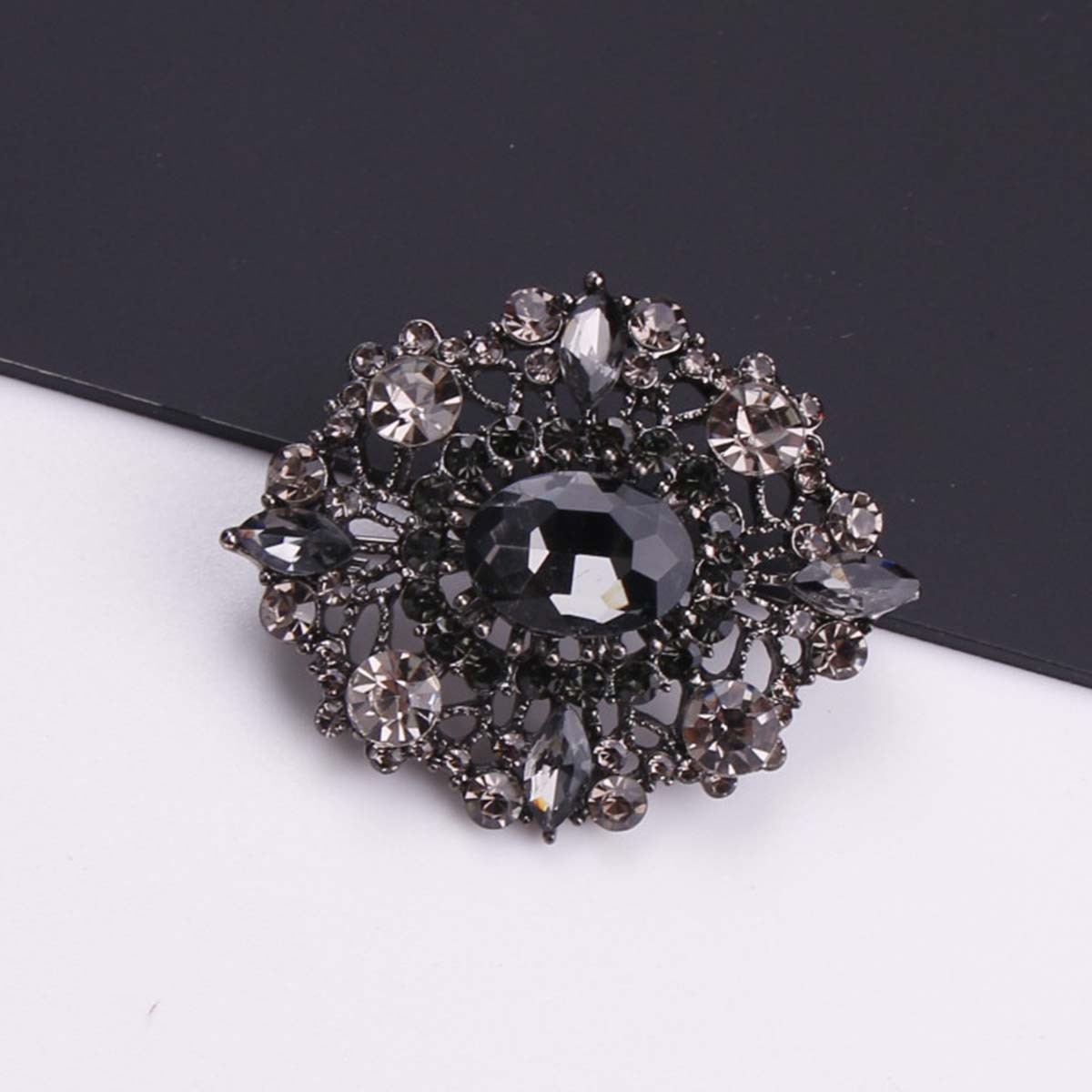 Image of Luxury Baroque Style Brooches For Women Dress Western Jewelry Collar Pin Brooch Party Additions