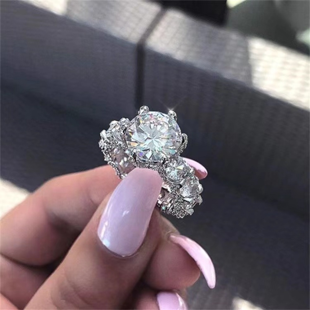 

Luxurious Women's Ring, Elegant Fashion Statement Sparkling Band, Exaggerated Light Luxury Ring Style, Glamorous Female Jewelry